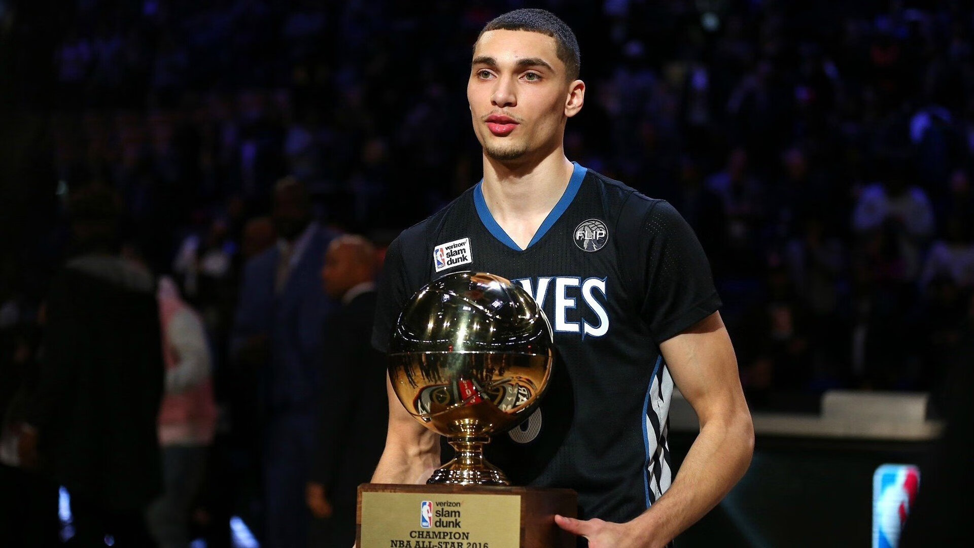 mk体育电脑版下载-NBA揭幕战：湖人主场迎战篮网，詹姆斯对决杜兰特，詹姆斯与湖人主场